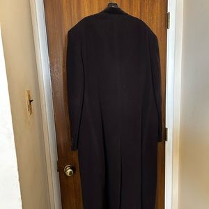 Georgio Brutini Men’s full length wool and cashmere overcoat.